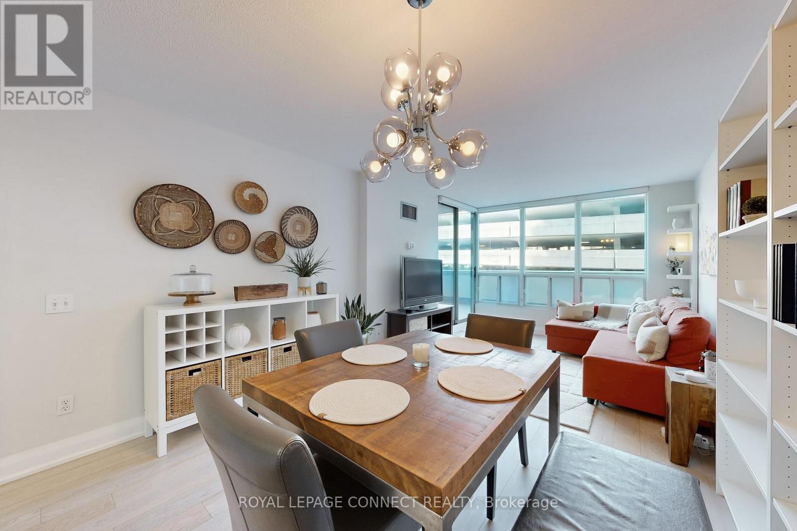 605 - 750 Bay Street, Toronto, Ontario  M5G 1N6 - Photo 10 - C12404735