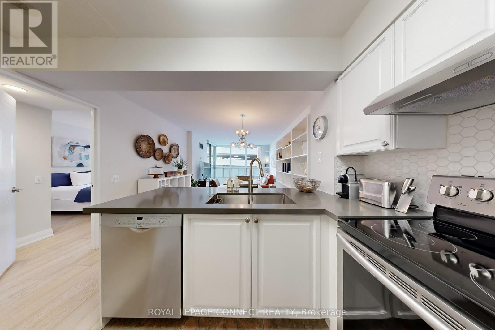 605 - 750 Bay Street, Toronto, Ontario  M5G 1N6 - Photo 14 - C12404735