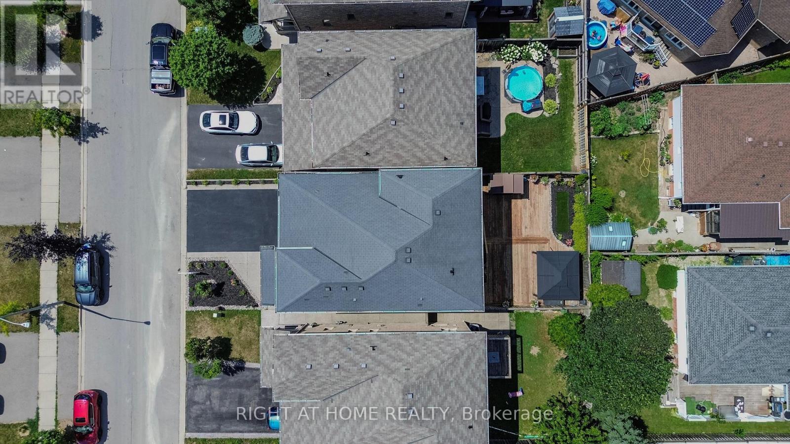 12 Bankfield Crescent, Hamilton, Ontario  L8J 0B9 - Photo 3 - X12361393