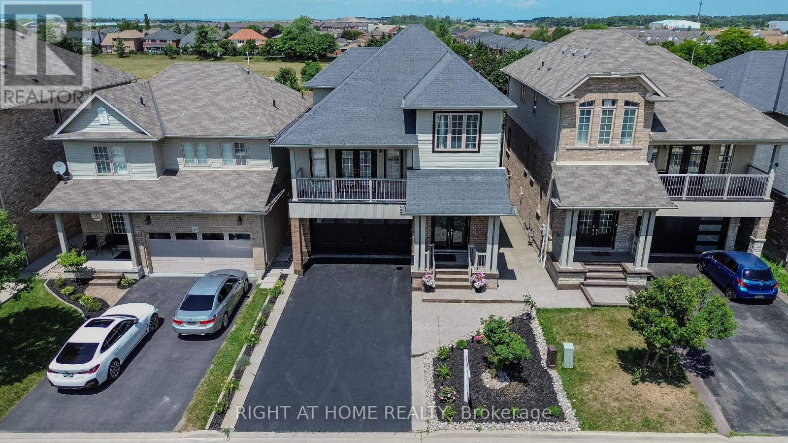 12 Bankfield Crescent, Hamilton, Ontario  L8J 0B9 - Photo 1 - X12361393