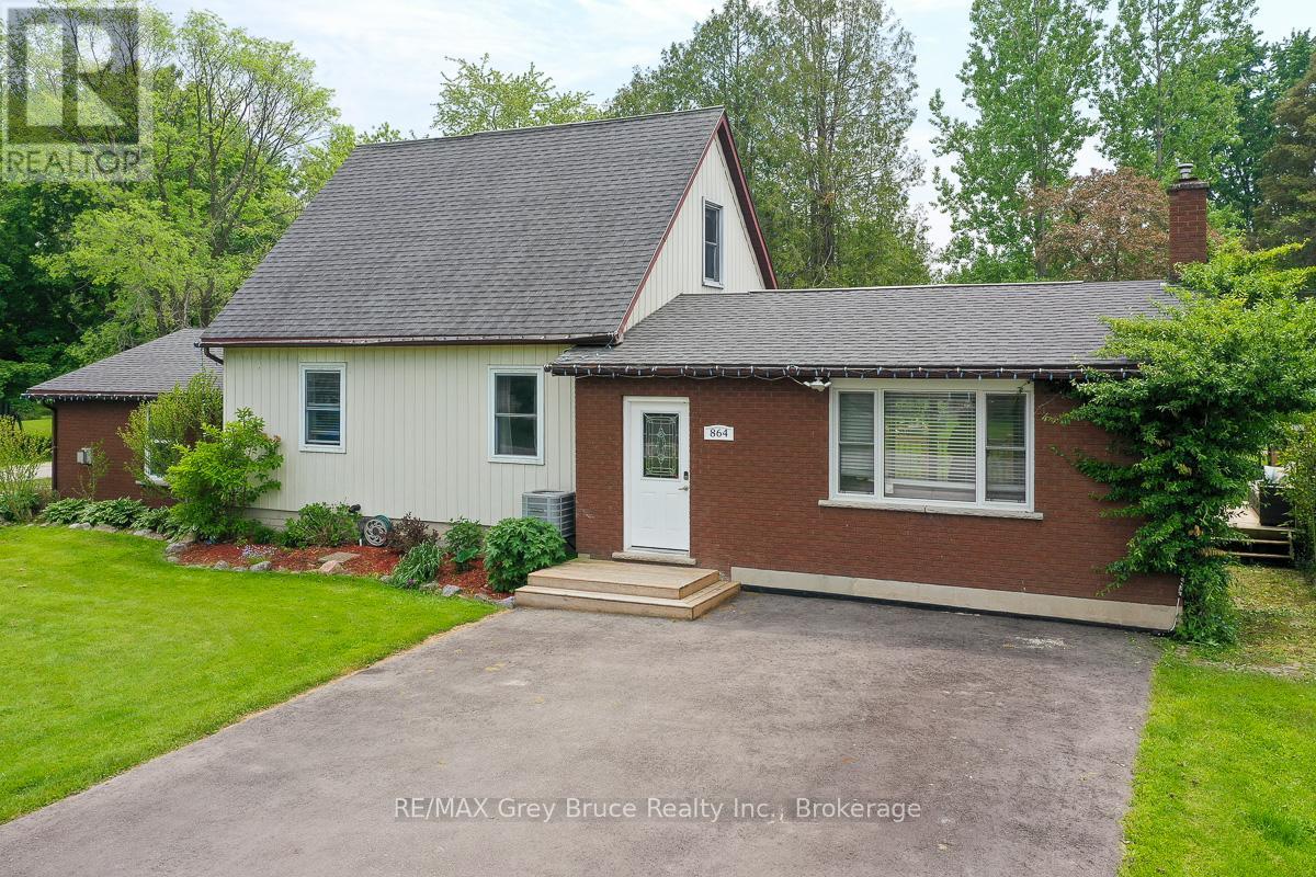 864 16th Street W, Georgian Bluffs, Ontario  N4K 6V5 - Photo 43 - X12323263
