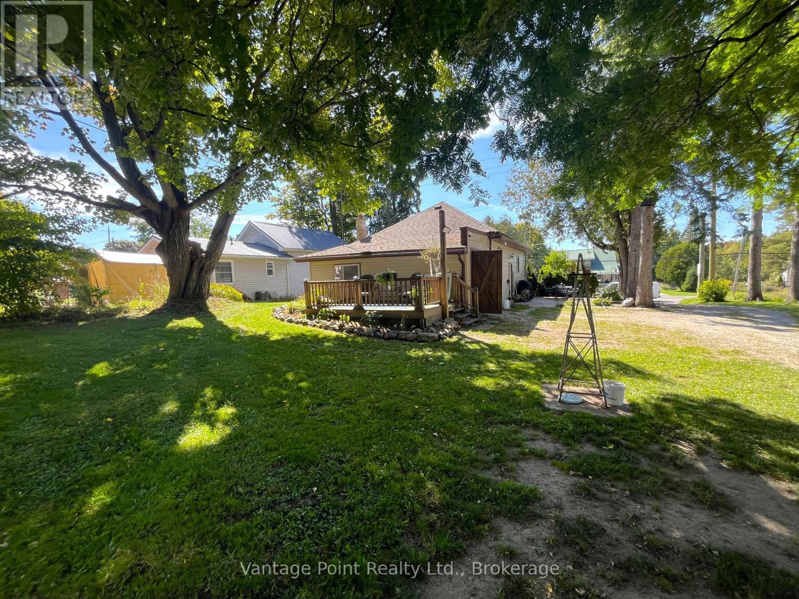 777007 10 Highway, Chatsworth, Ontario  N0H 1R0 - Photo 2 - X12385035