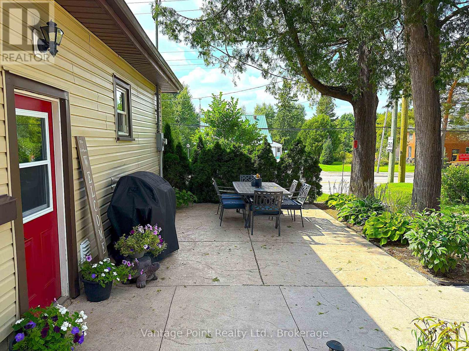 777007 10 Highway, Chatsworth, Ontario  N0H 1R0 - Photo 4 - X12385035