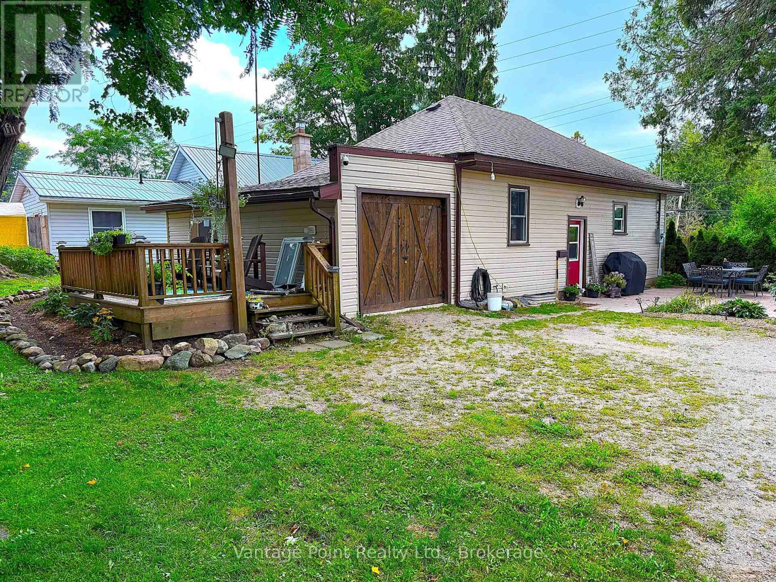 777007 10 Highway, Chatsworth, Ontario  N0H 1R0 - Photo 6 - X12385035