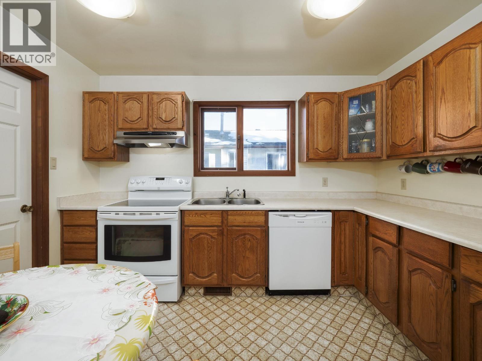 Property at 2881 CALHOUN PLACE image 5