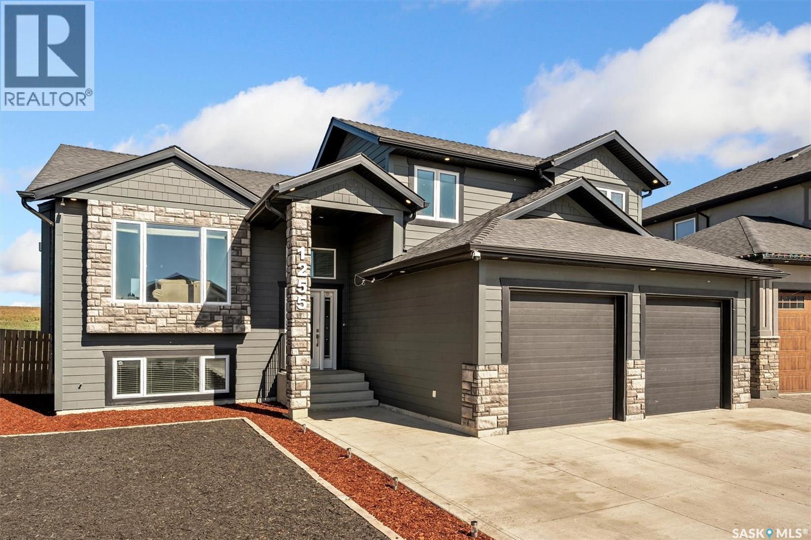 1255 Hargreaves WAY, Saskatoon, Saskatchewan