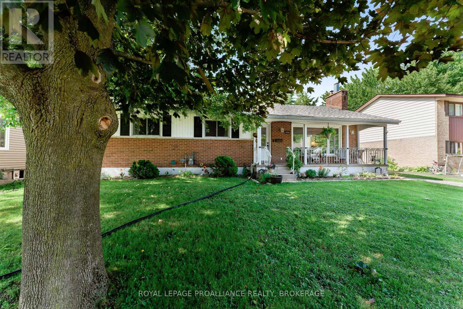 650 STEEL STREET, Gananoque, Ontario