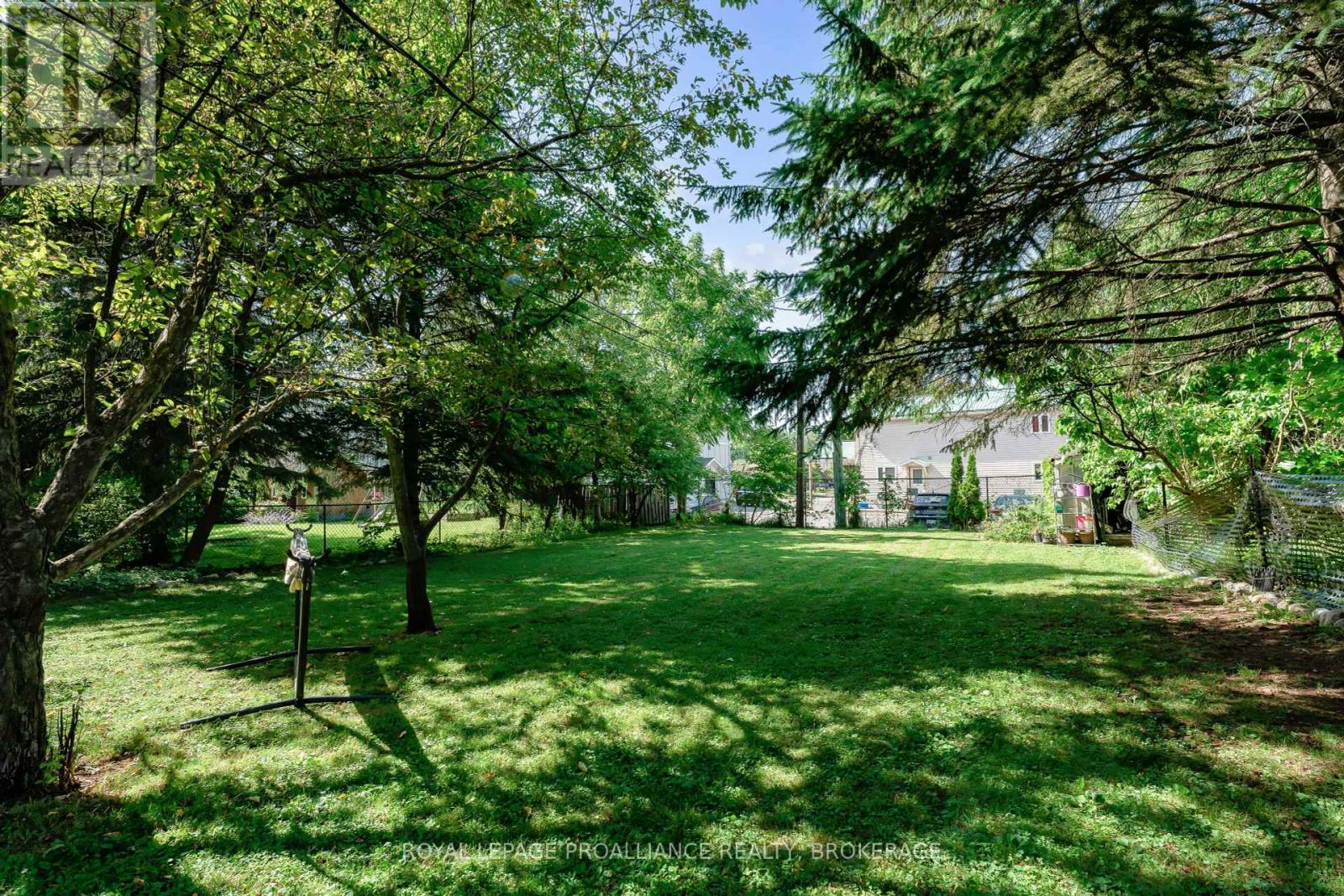 650 Steel Street, Gananoque, Ontario  K7G 2E5 - Photo 36 - X12408624
