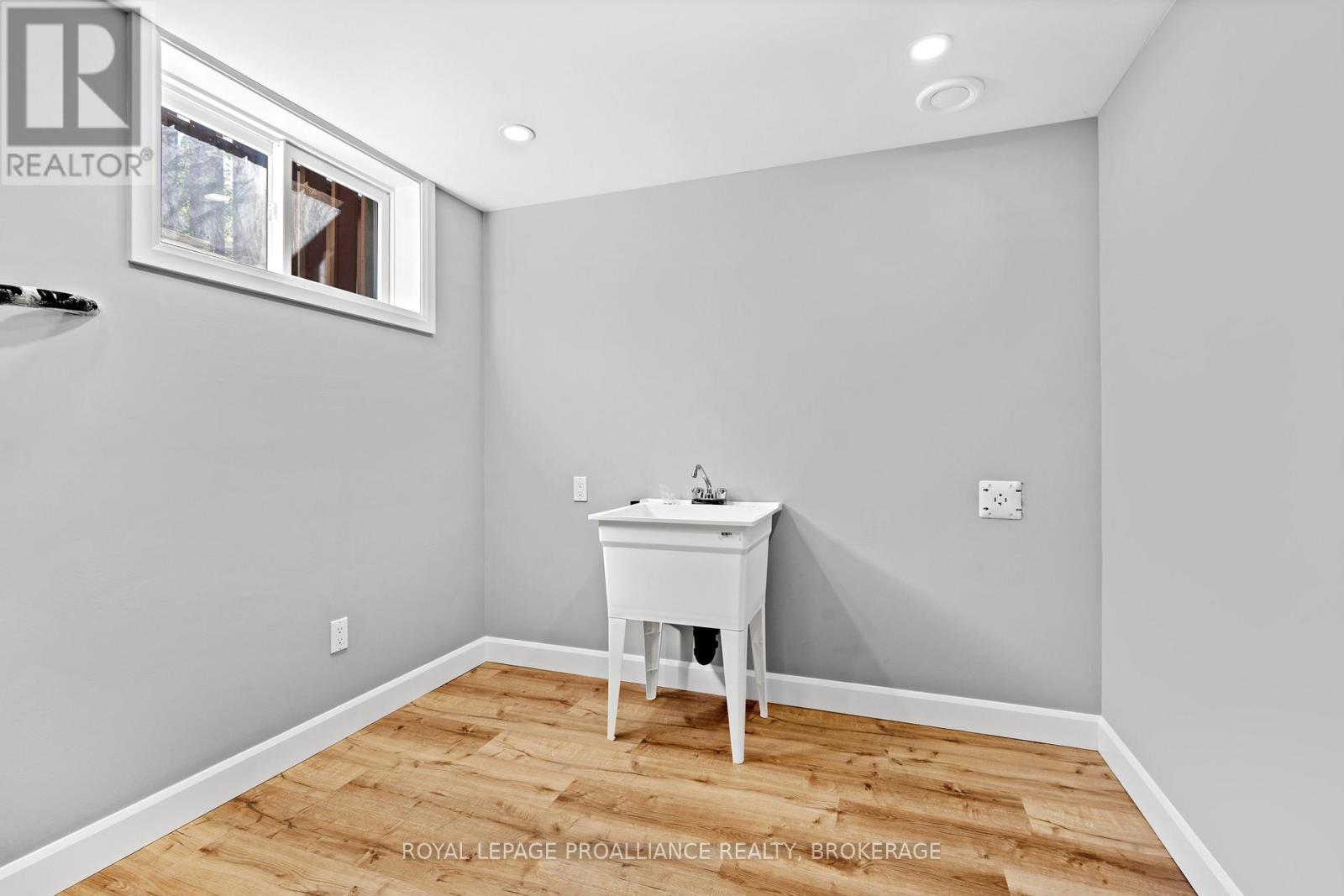 47 Inverness Crescent, Kingston, Ontario  K7M 6P2 - Photo 35 - X12408660