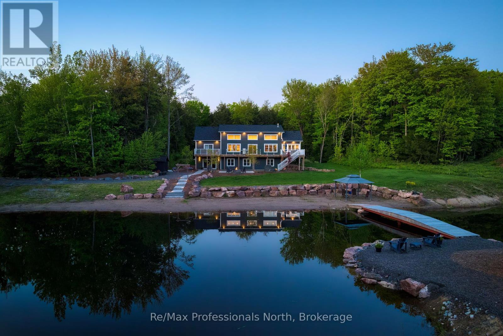 1076 XAVIER STREET, Gravenhurst, Ontario