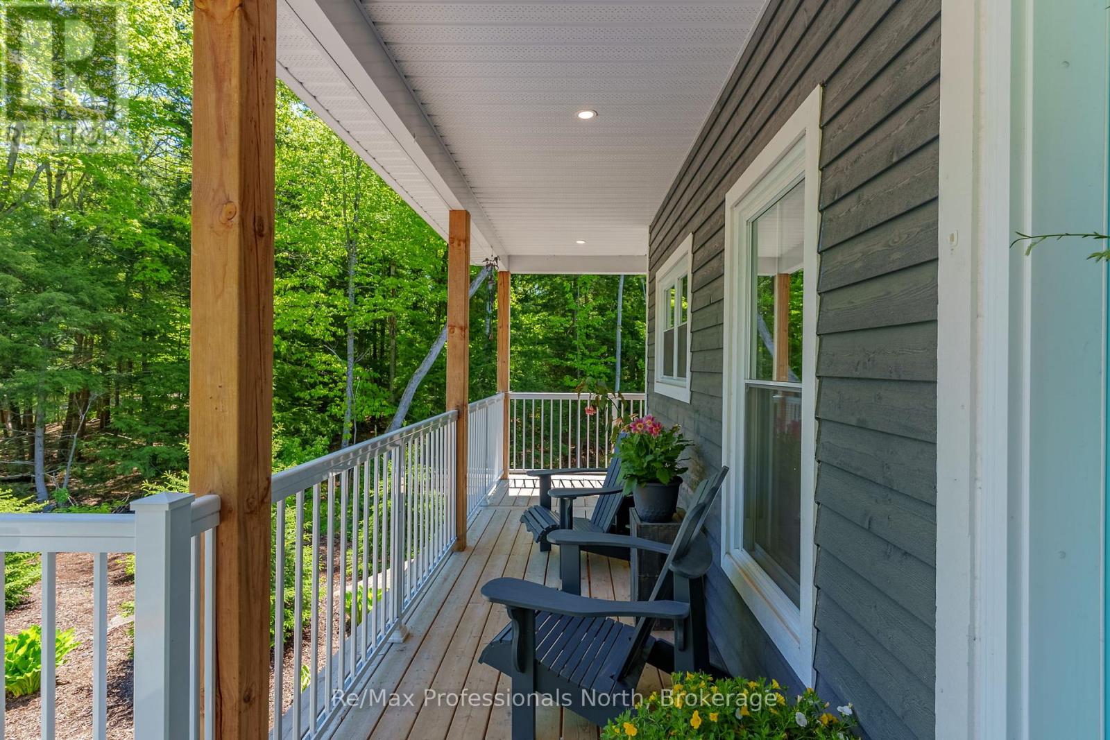 1076 Xavier Street, Gravenhurst, Ontario  P0E 1G0 - Photo 12 - X12408623