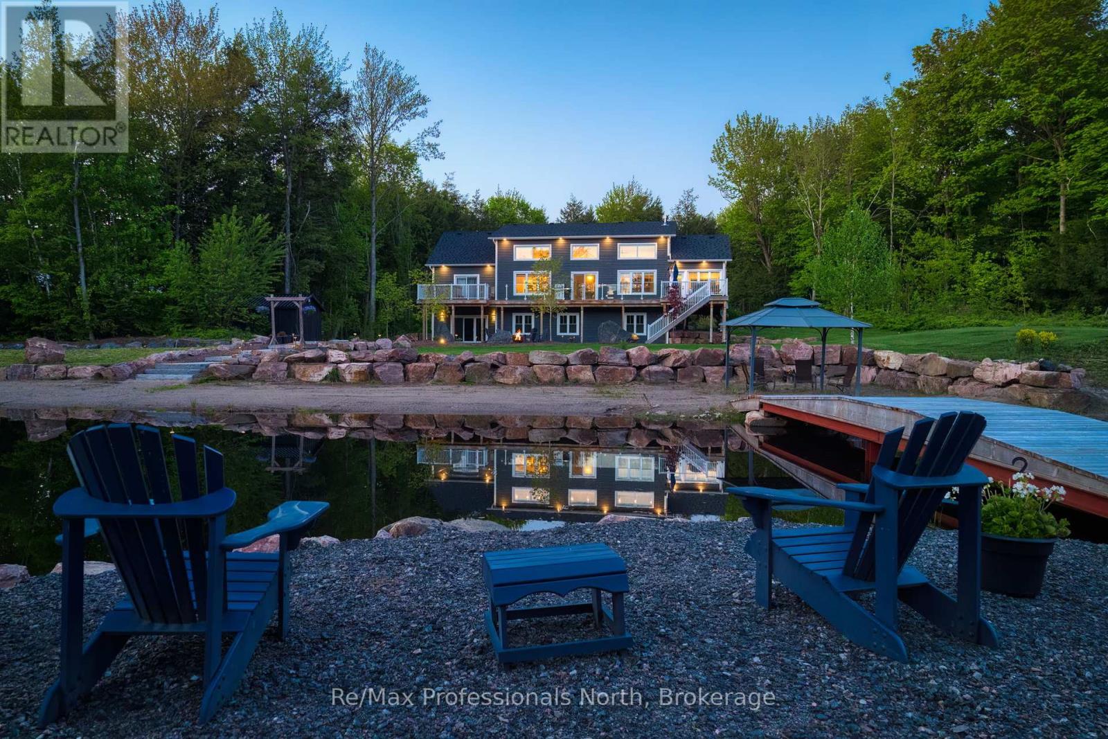 1076 Xavier Street, Gravenhurst, Ontario  P0E 1G0 - Photo 2 - X12408623