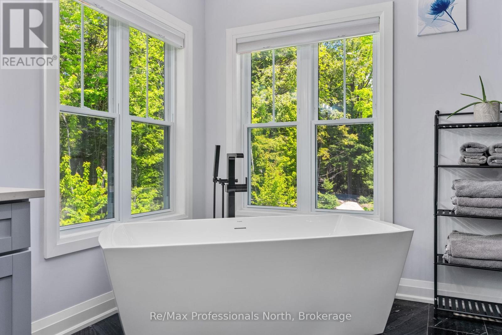 1076 Xavier Street, Gravenhurst, Ontario  P0E 1G0 - Photo 31 - X12408623