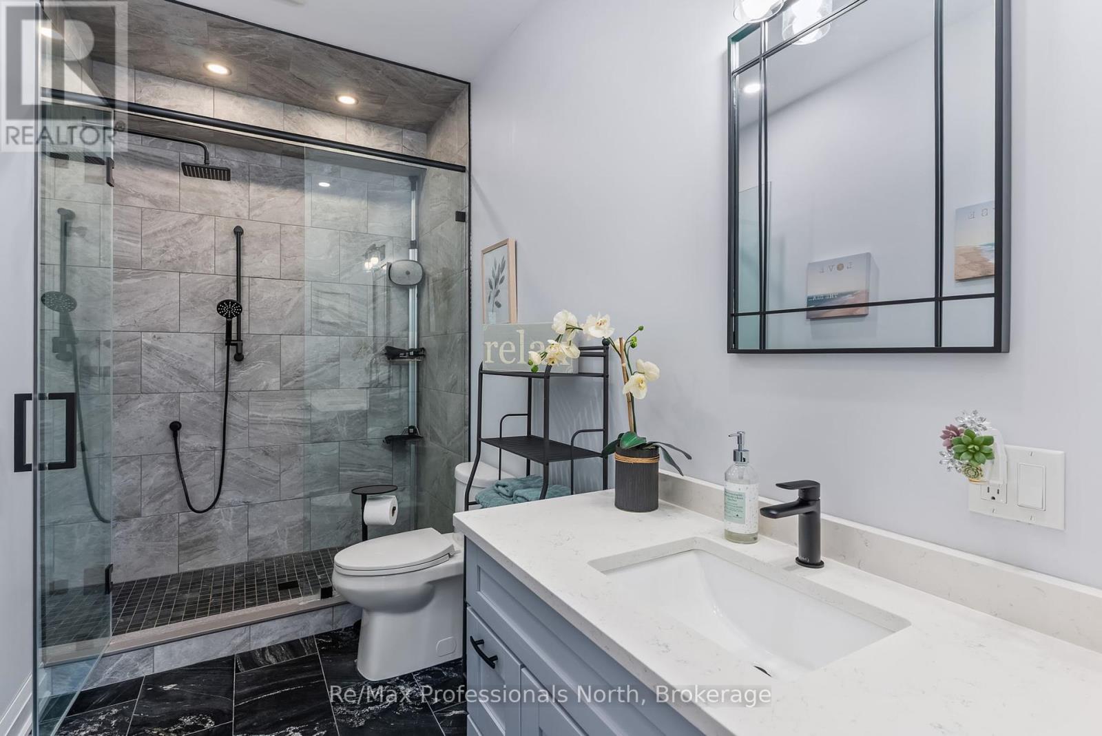 1076 Xavier Street, Gravenhurst, Ontario  P0E 1G0 - Photo 40 - X12408623