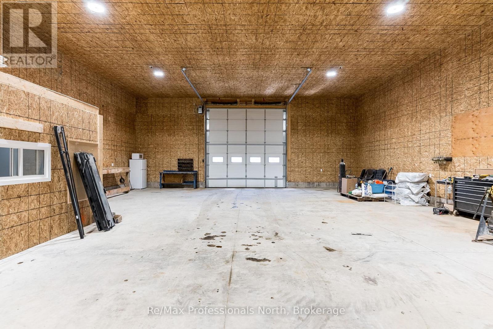 1076 Xavier Street, Gravenhurst, Ontario  P0E 1G0 - Photo 43 - X12408623