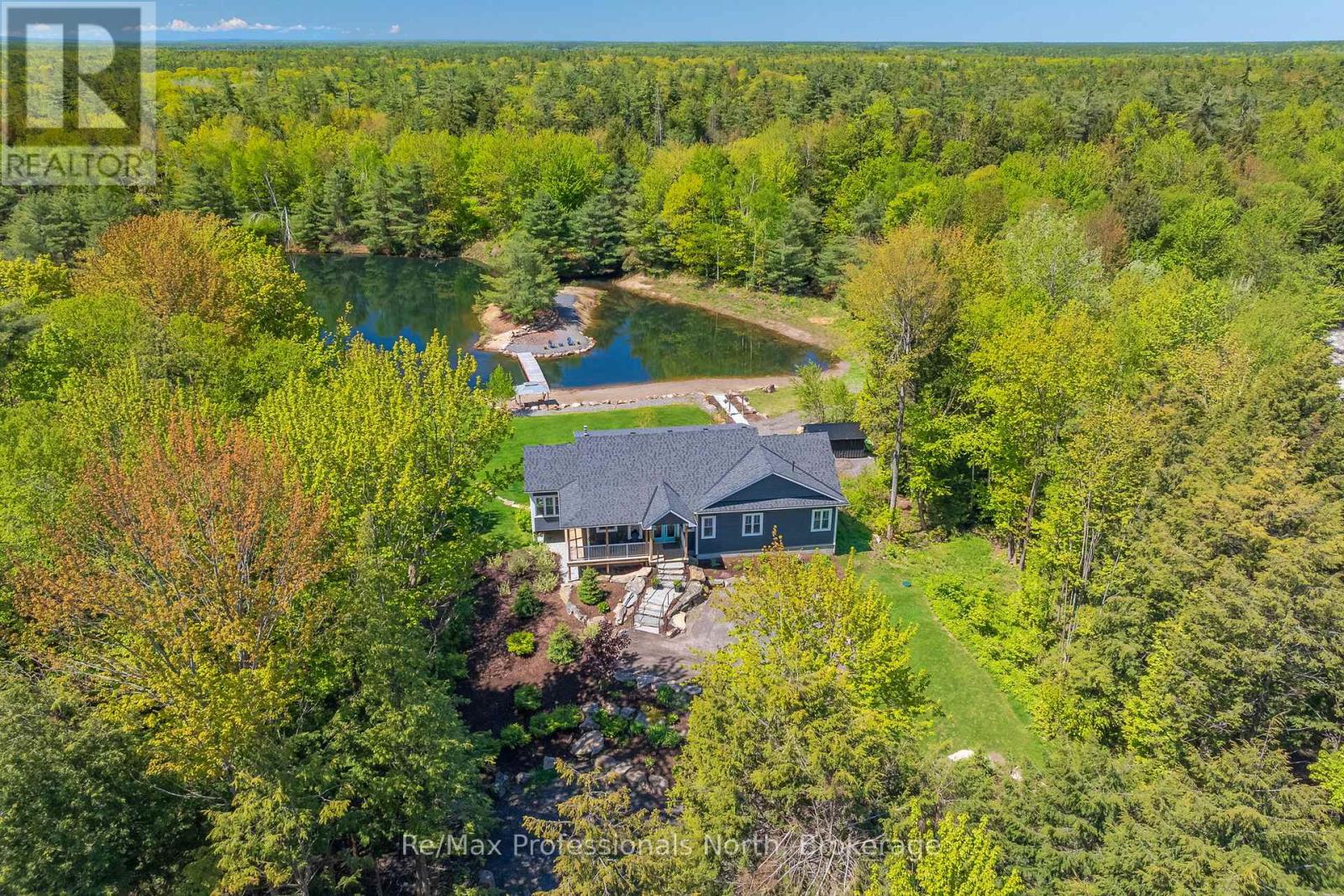 1076 Xavier Street, Gravenhurst, Ontario  P0E 1G0 - Photo 9 - X12408623