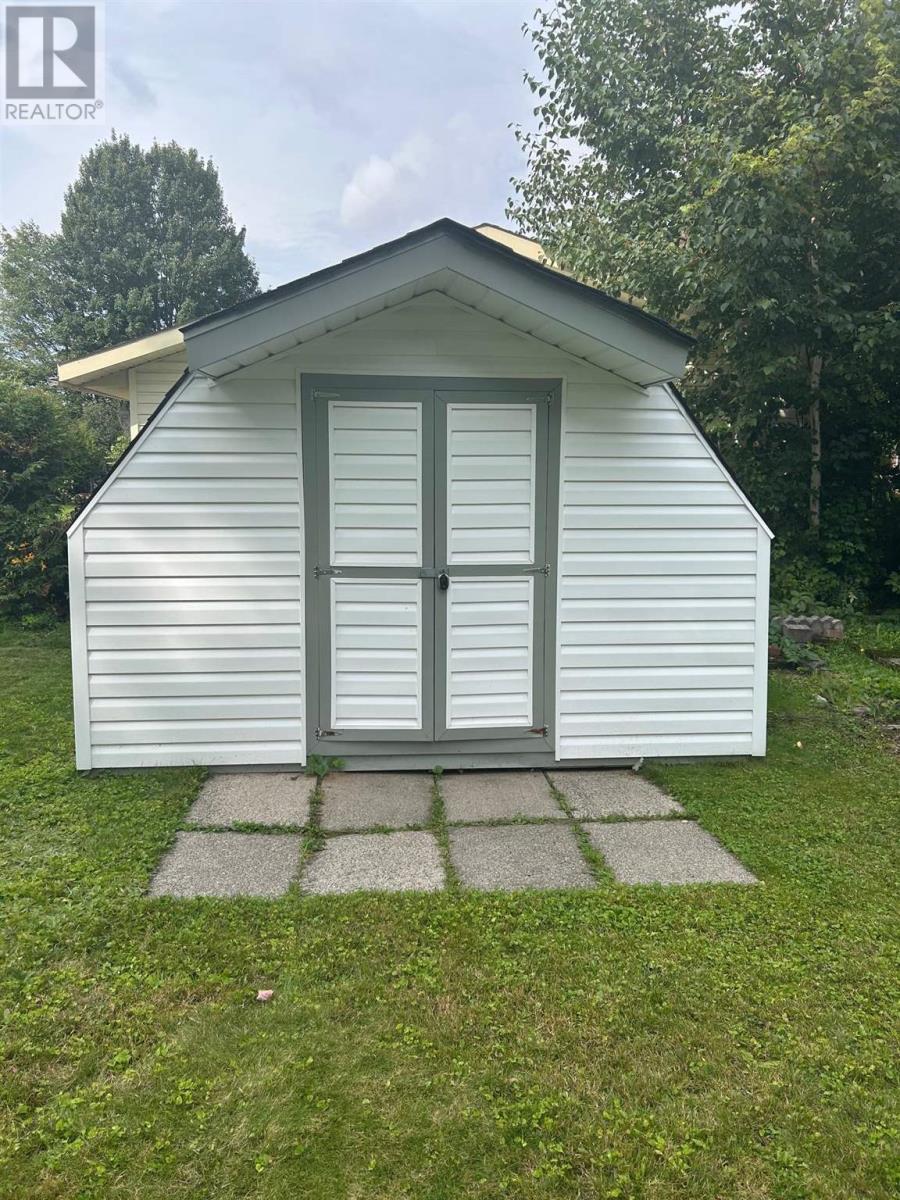 82 Lawson Ave, Sault Ste. Marie, Ontario  P6B 4G1 - Photo 30 - SM252662