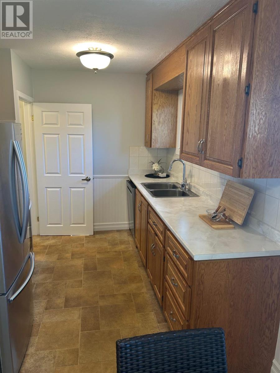 82 Lawson Ave, Sault Ste. Marie, Ontario  P6B 4G1 - Photo 5 - SM252662