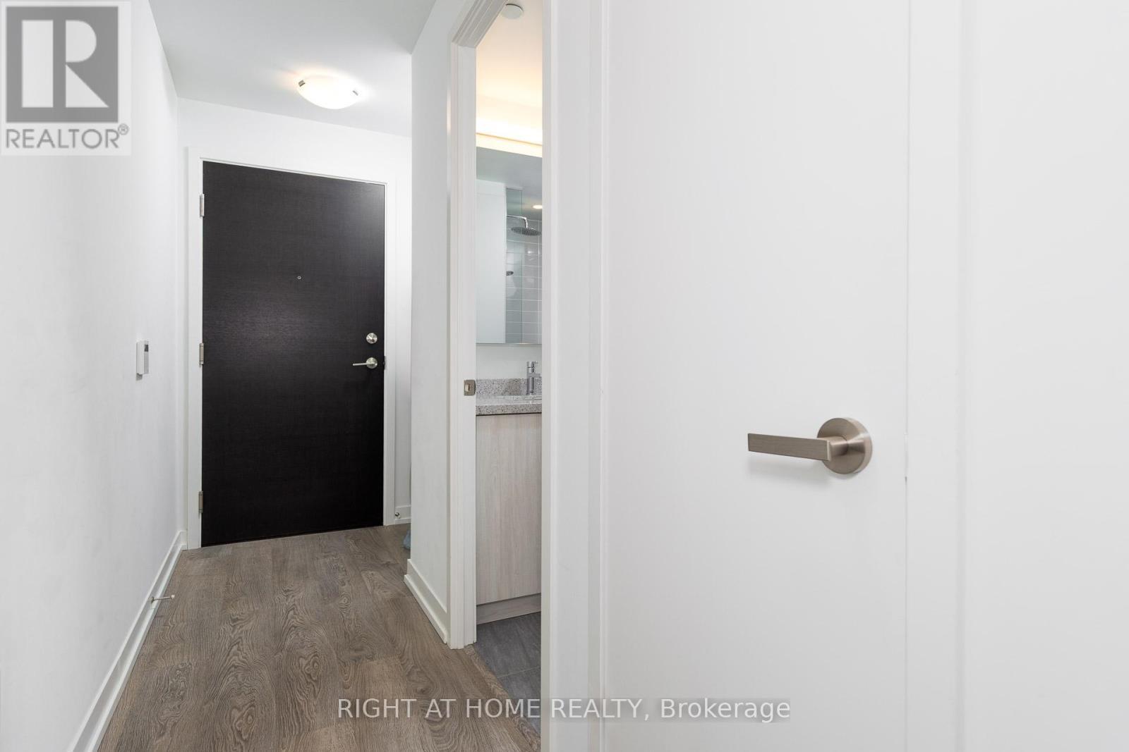 510 - 3 Rosewater Street, Richmond Hill, Ontario  L4C 5T6 - Photo 17 - N12408518
