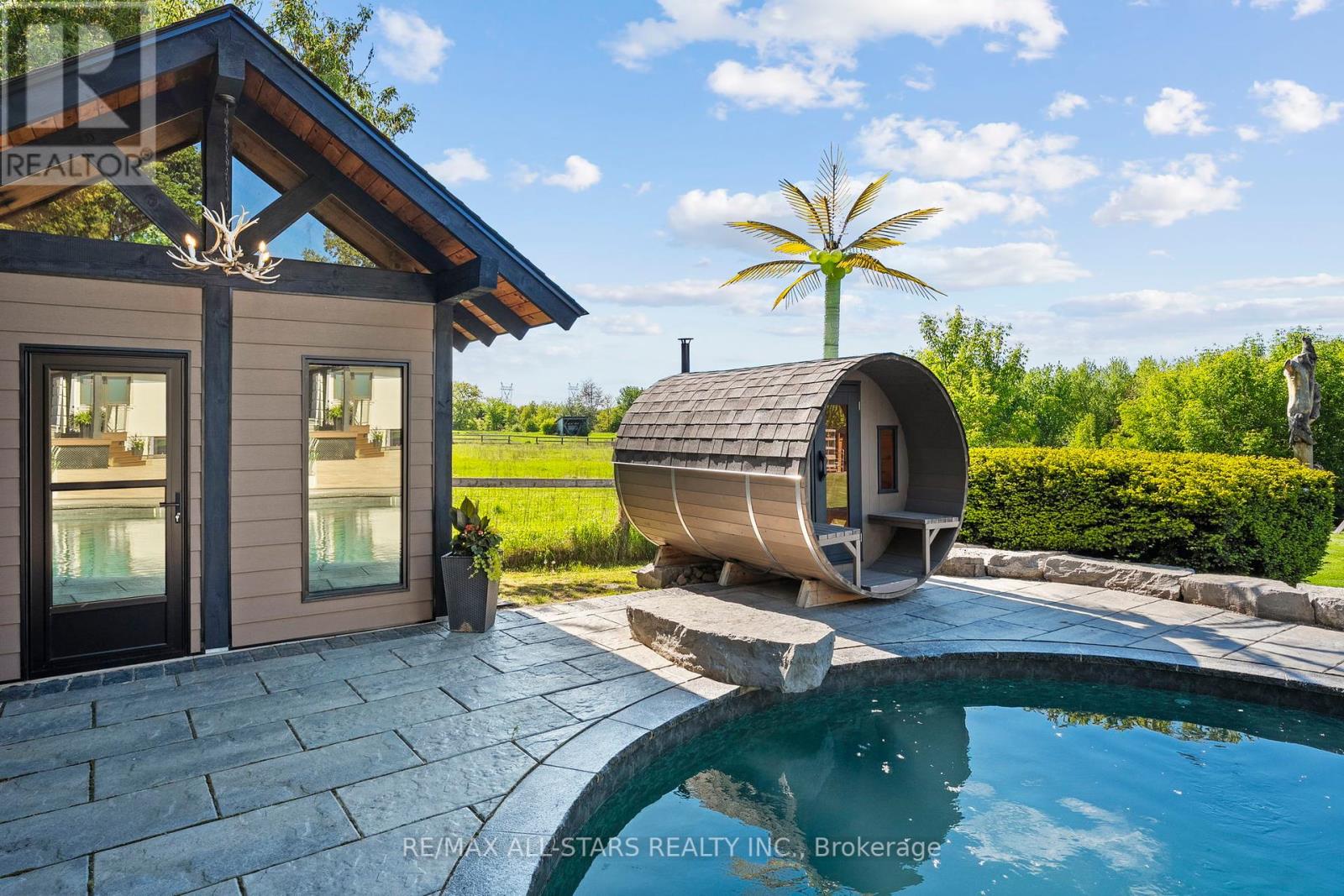 21002 Leslie Street, East Gwillimbury, Ontario  L0G 1R0 - Photo 11 - N12408555