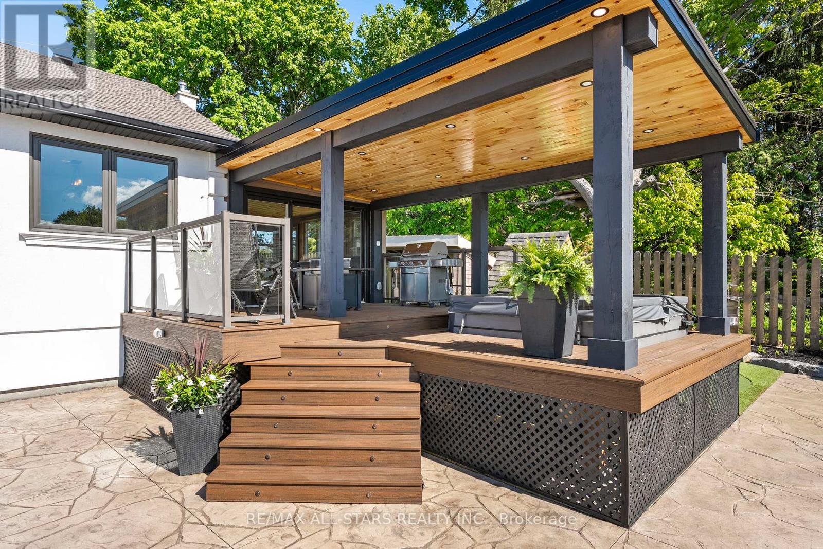 21002 Leslie Street, East Gwillimbury, Ontario  L0G 1R0 - Photo 12 - N12408555