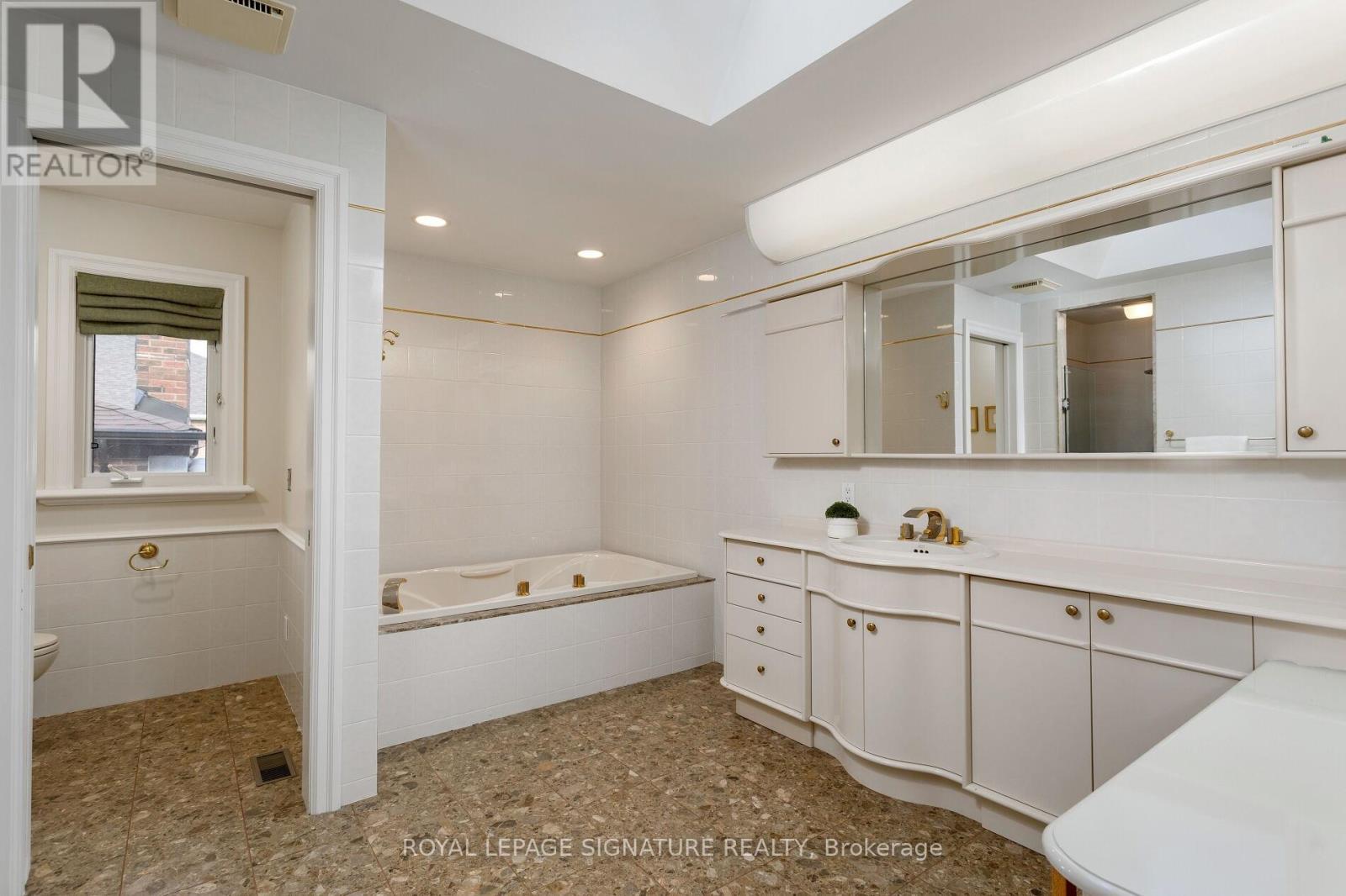 31 Lawrie Road, Vaughan, Ontario  L4J 3N6 - Photo 30 - N12408569
