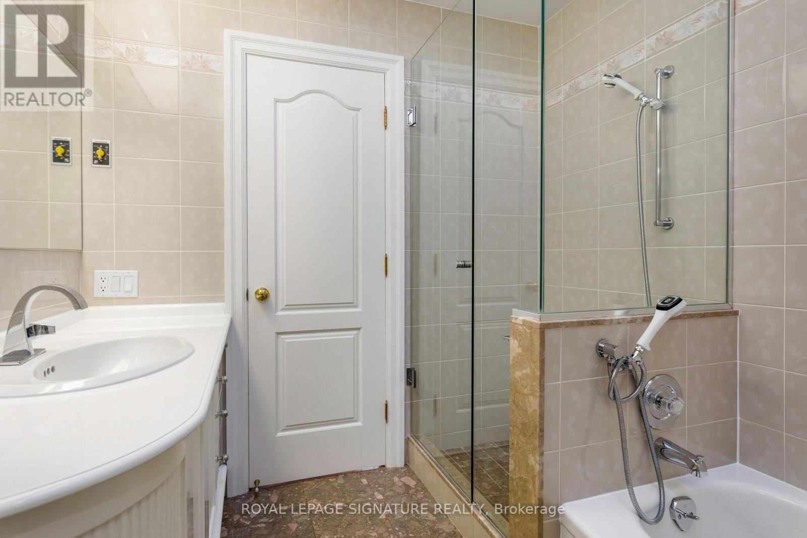 31 Lawrie Road, Vaughan, Ontario  L4J 3N6 - Photo 34 - N12408569
