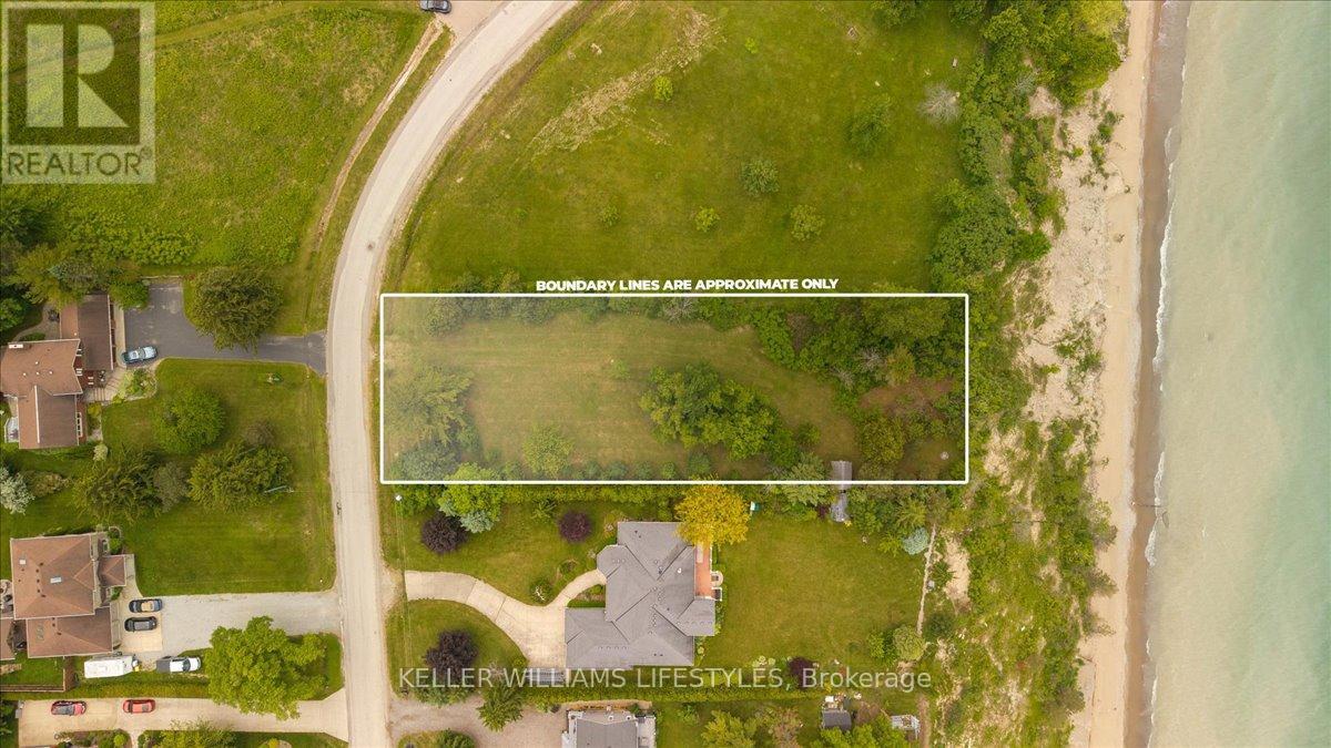 4262 Bluepoint Drive, Plympton-Wyoming, Ontario  N0N 1J6 - Photo 3 - X12408610