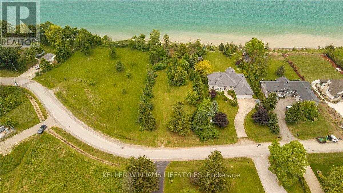 4262 Bluepoint Drive, Plympton-Wyoming, Ontario  N0N 1J6 - Photo 6 - X12408610