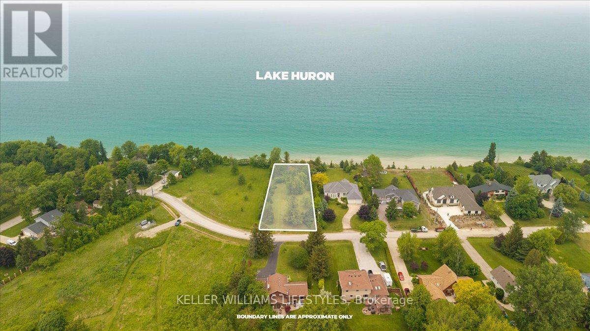 4262 Bluepoint Drive, Plympton-Wyoming, Ontario  N0N 1J6 - Photo 8 - X12408610