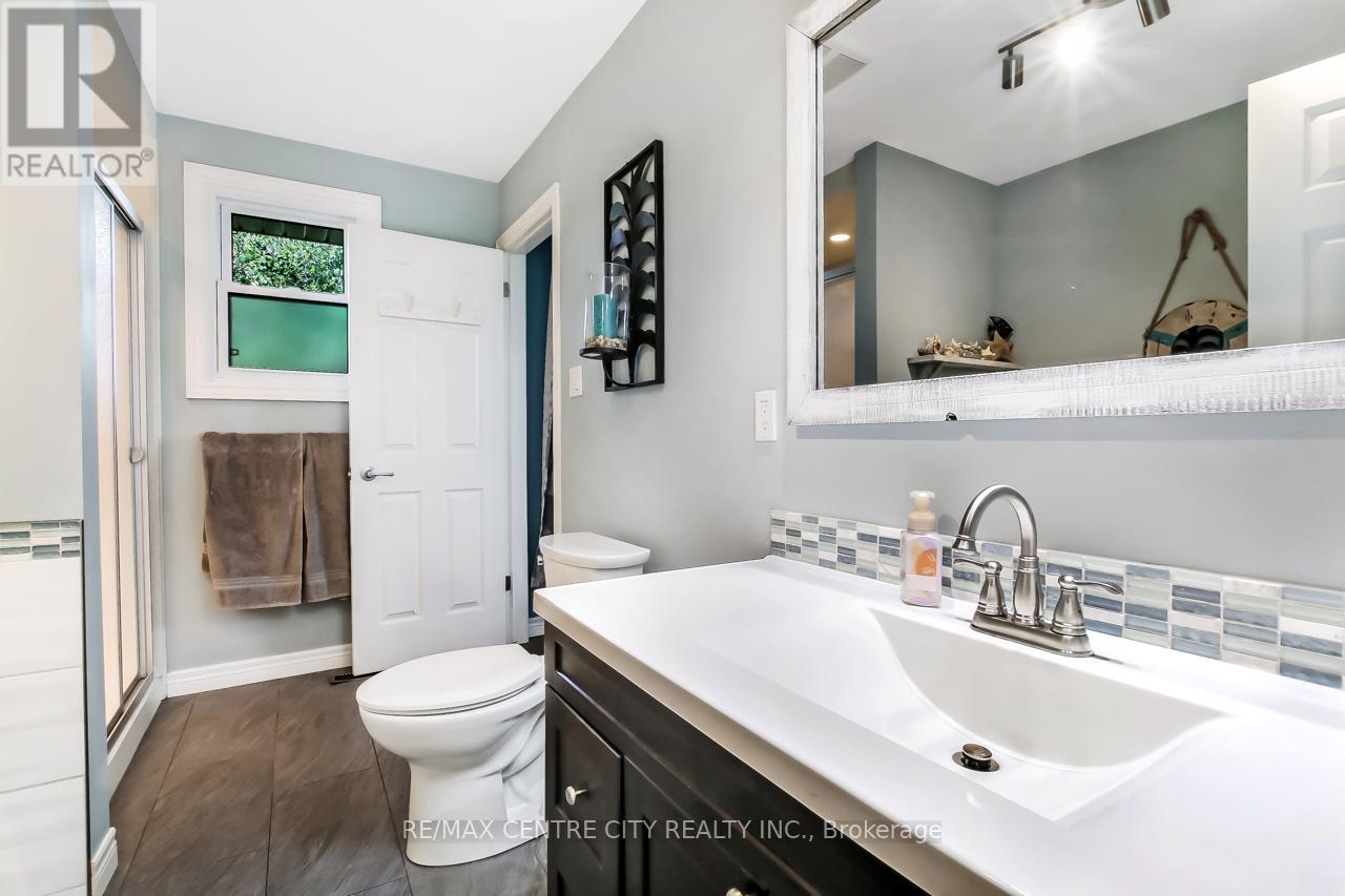 388 Larry Street, Central Elgin, Ontario  N5L 1H5 - Photo 13 - X12408676