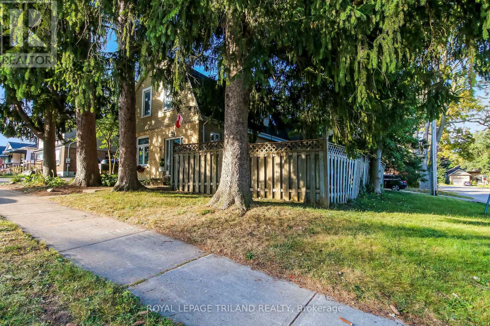 144 Britannia Avenue, London North, Ontario  N6H 2J5 - Photo 3 - X12408783