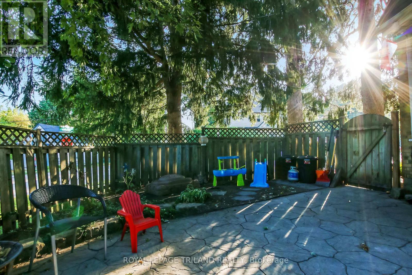 144 Britannia Avenue, London North, Ontario  N6H 2J5 - Photo 5 - X12408783