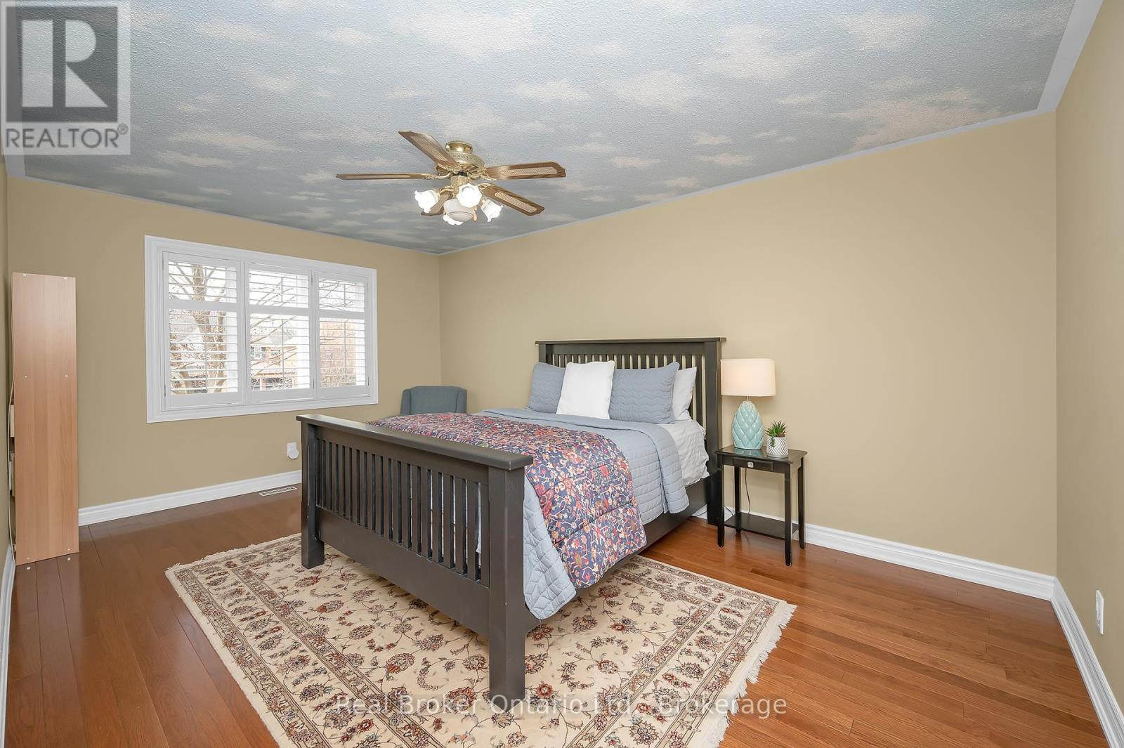 2015 Grosvenor Street, Oakville, Ontario  L6H 5A2 - Photo 17 - W12408670