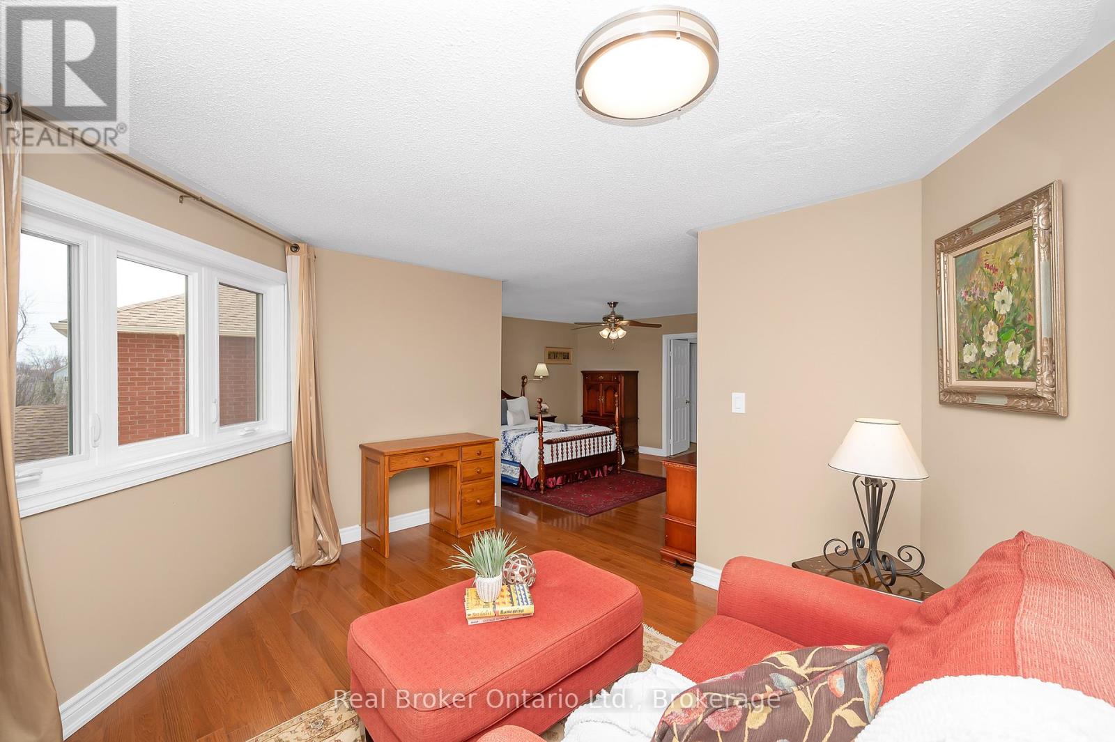2015 Grosvenor Street, Oakville, Ontario  L6H 5A2 - Photo 27 - W12408670