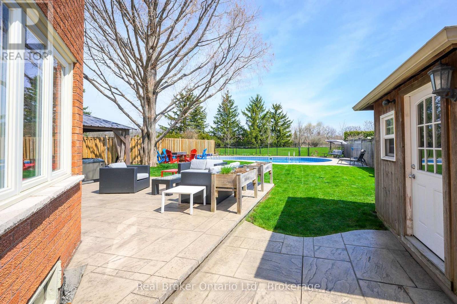 2015 Grosvenor Street, Oakville, Ontario  L6H 5A2 - Photo 35 - W12408670