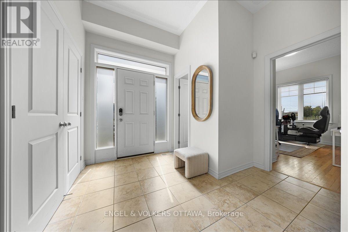 501 Strasbourg Street, Ottawa, Ontario  K4A 0M7 - Photo 3 - X12408595