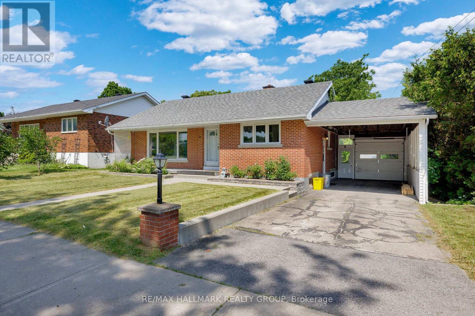 66 Broadview Avenue E, Smiths Falls, Ontario  K7A 3W6 - Photo 2 - X12408607