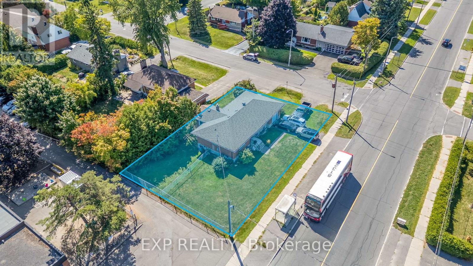 150 Meadowlands Drive W, Ottawa, Ontario  K2G 2S5 - Photo 3 - X12408746