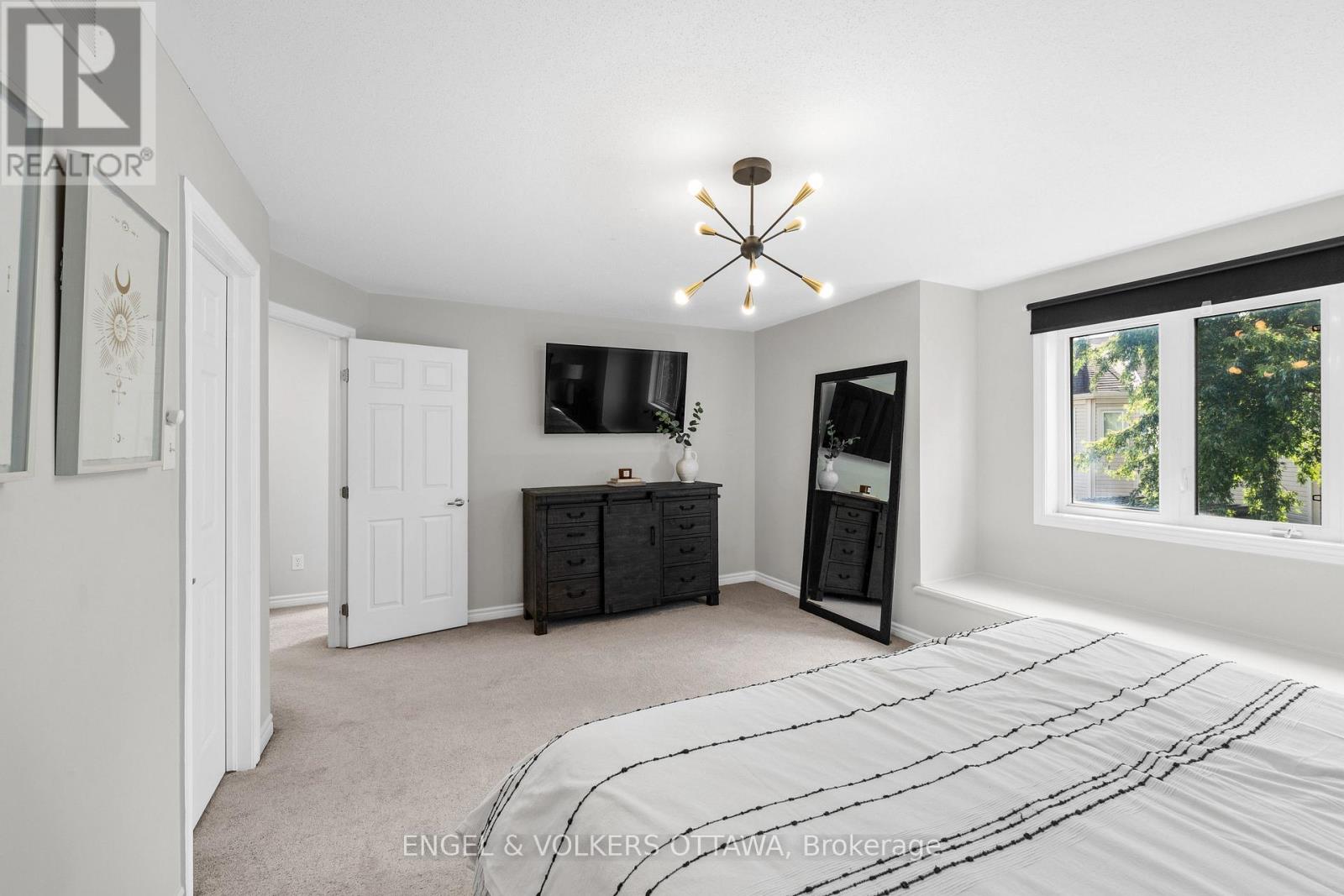 416 Vendevale Avenue, Ottawa, Ontario  K2S 0M6 - Photo 20 - X12408751