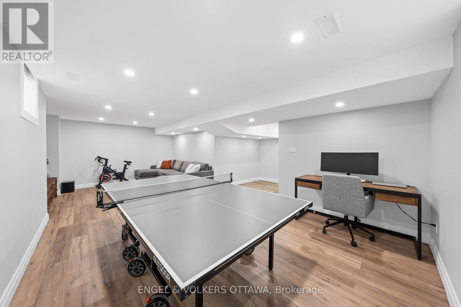 416 Vendevale Avenue, Ottawa, Ontario  K2S 0M6 - Photo 35 - X12408751