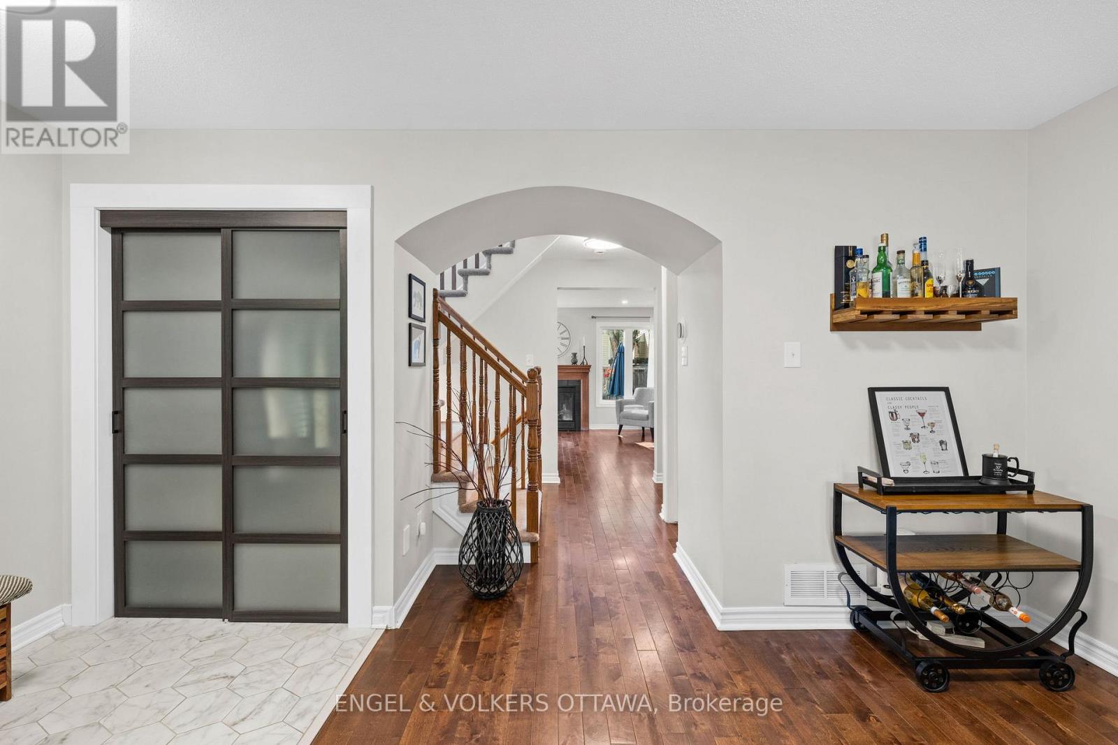 416 Vendevale Avenue, Ottawa, Ontario  K2S 0M6 - Photo 7 - X12408751