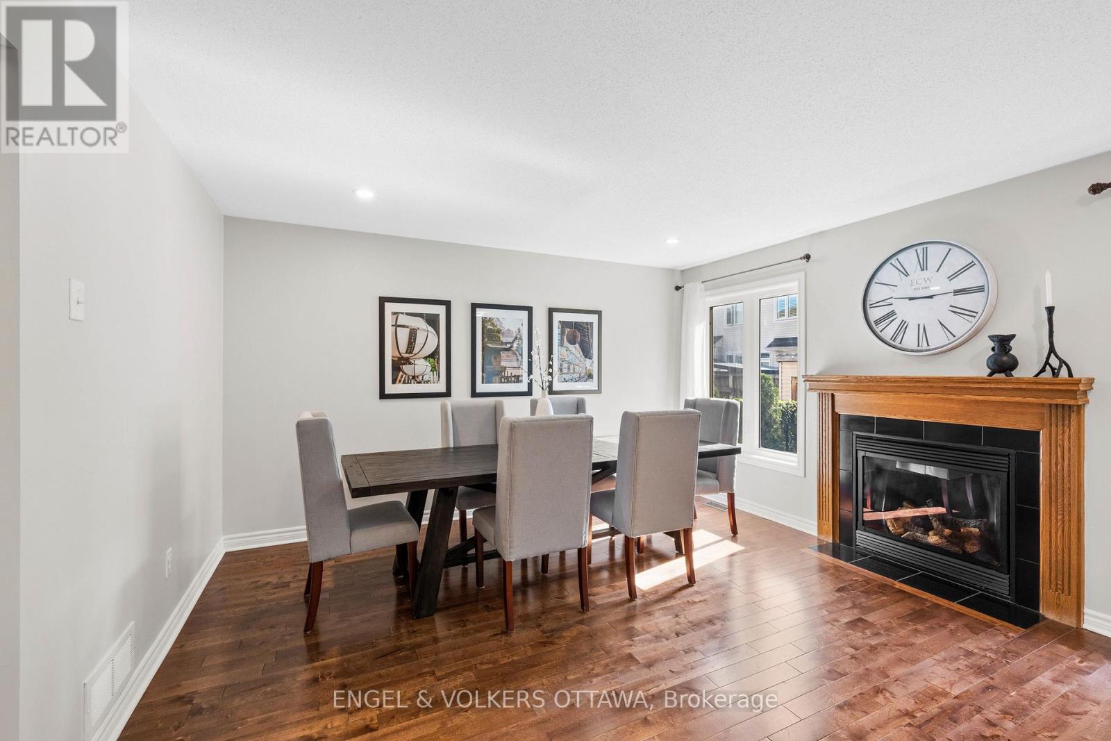 416 Vendevale Avenue, Ottawa, Ontario  K2S 0M6 - Photo 9 - X12408751