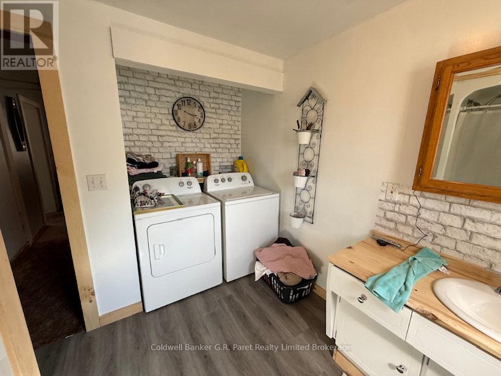 197 Crysler Street, Norfolk, Ontario N4B 1H9 - Photo 12 - X12408774