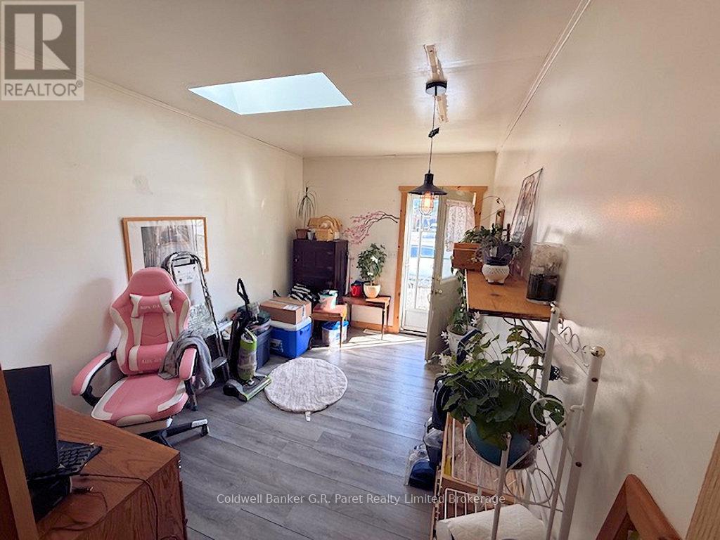 197 Crysler Street, Norfolk, Ontario N4B 1H9 - Photo 2 - X12408774