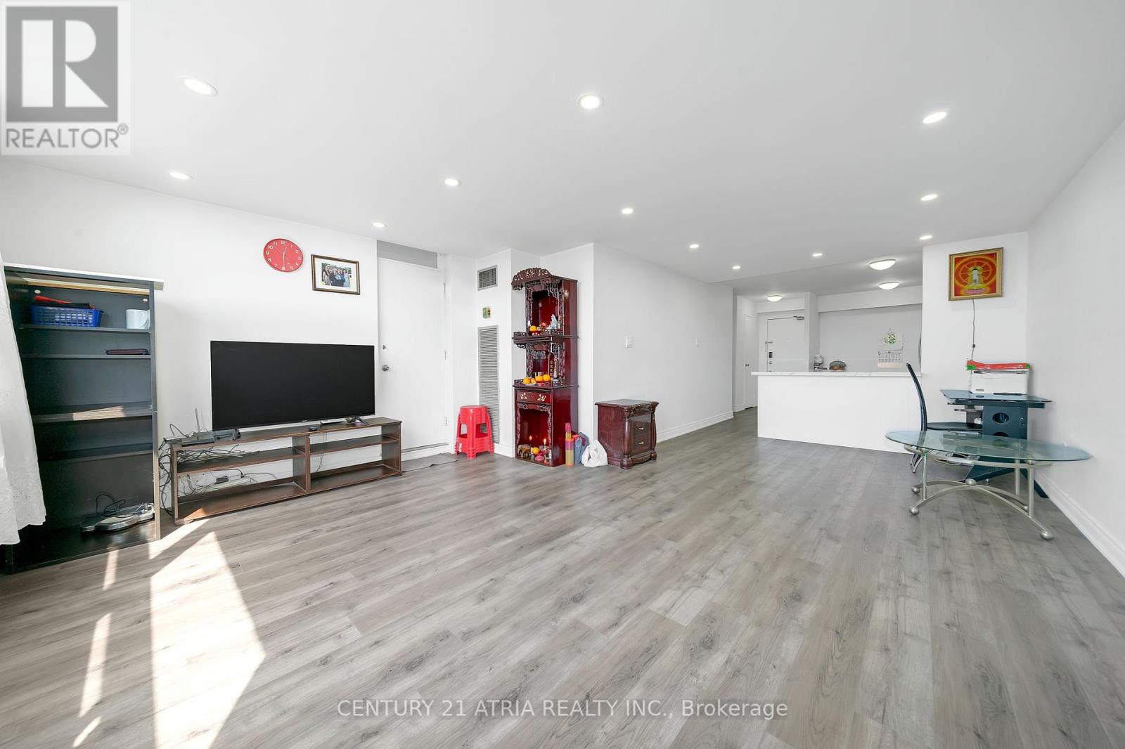 1102 - 10 Tobermory Drive, Toronto, Ontario  M3N 2Y5 - Photo 11 - W12407869