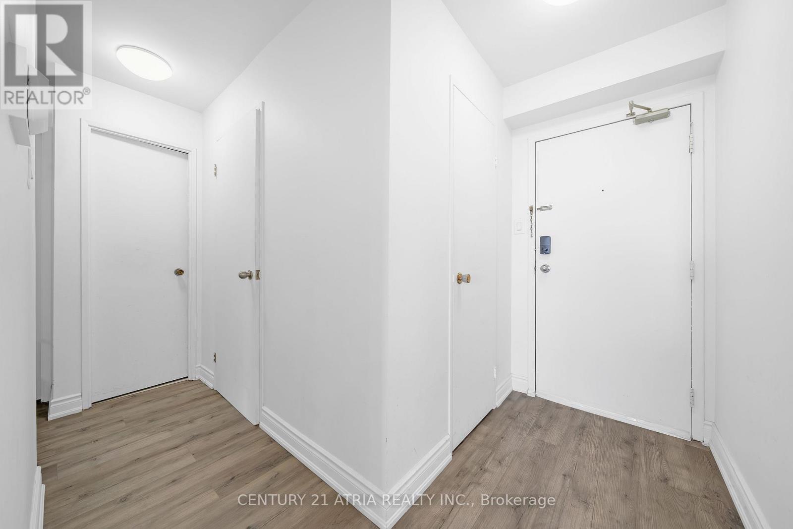 1102 - 10 Tobermory Drive, Toronto, Ontario  M3N 2Y5 - Photo 3 - W12407869