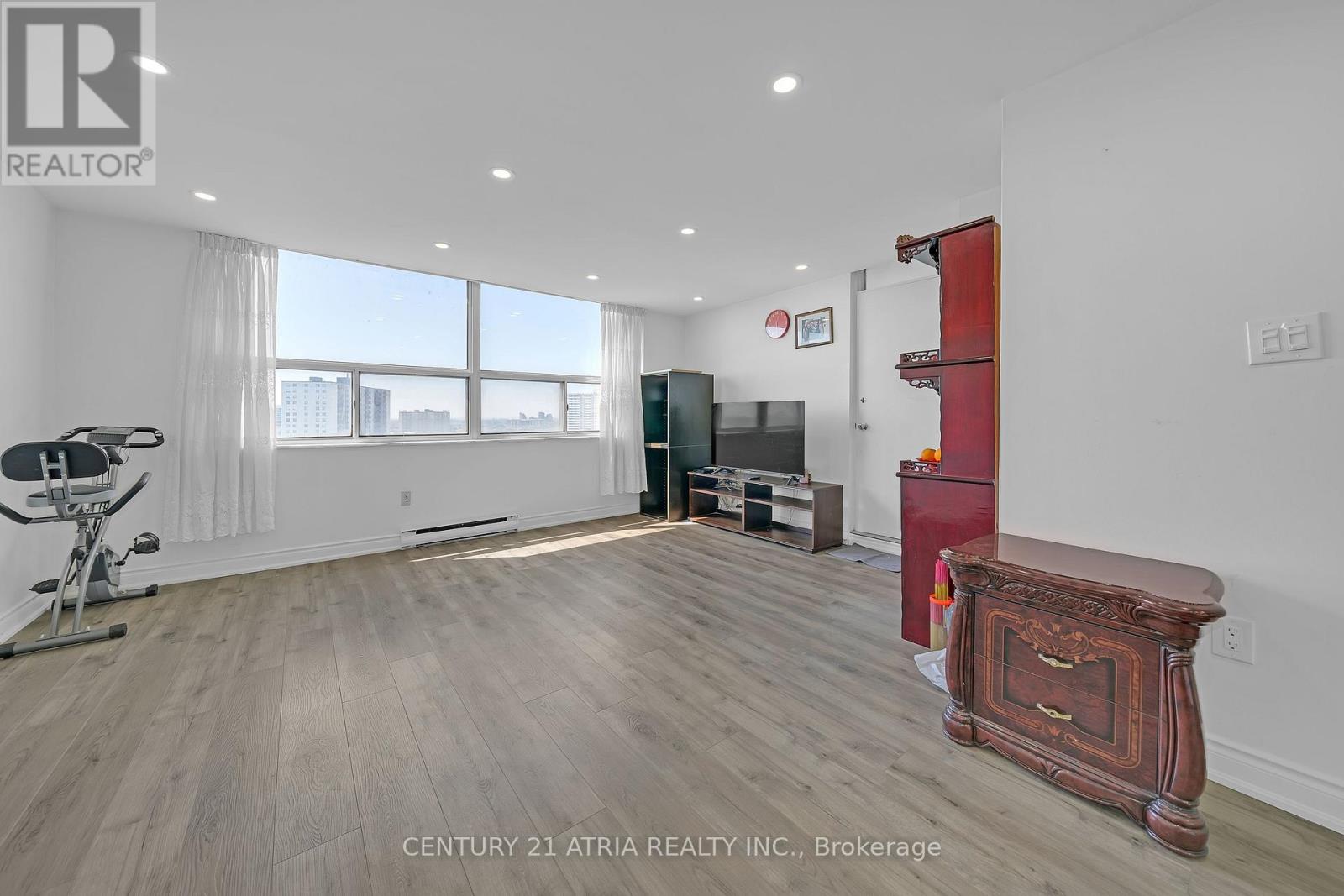 1102 - 10 Tobermory Drive, Toronto, Ontario  M3N 2Y5 - Photo 10 - W12407869