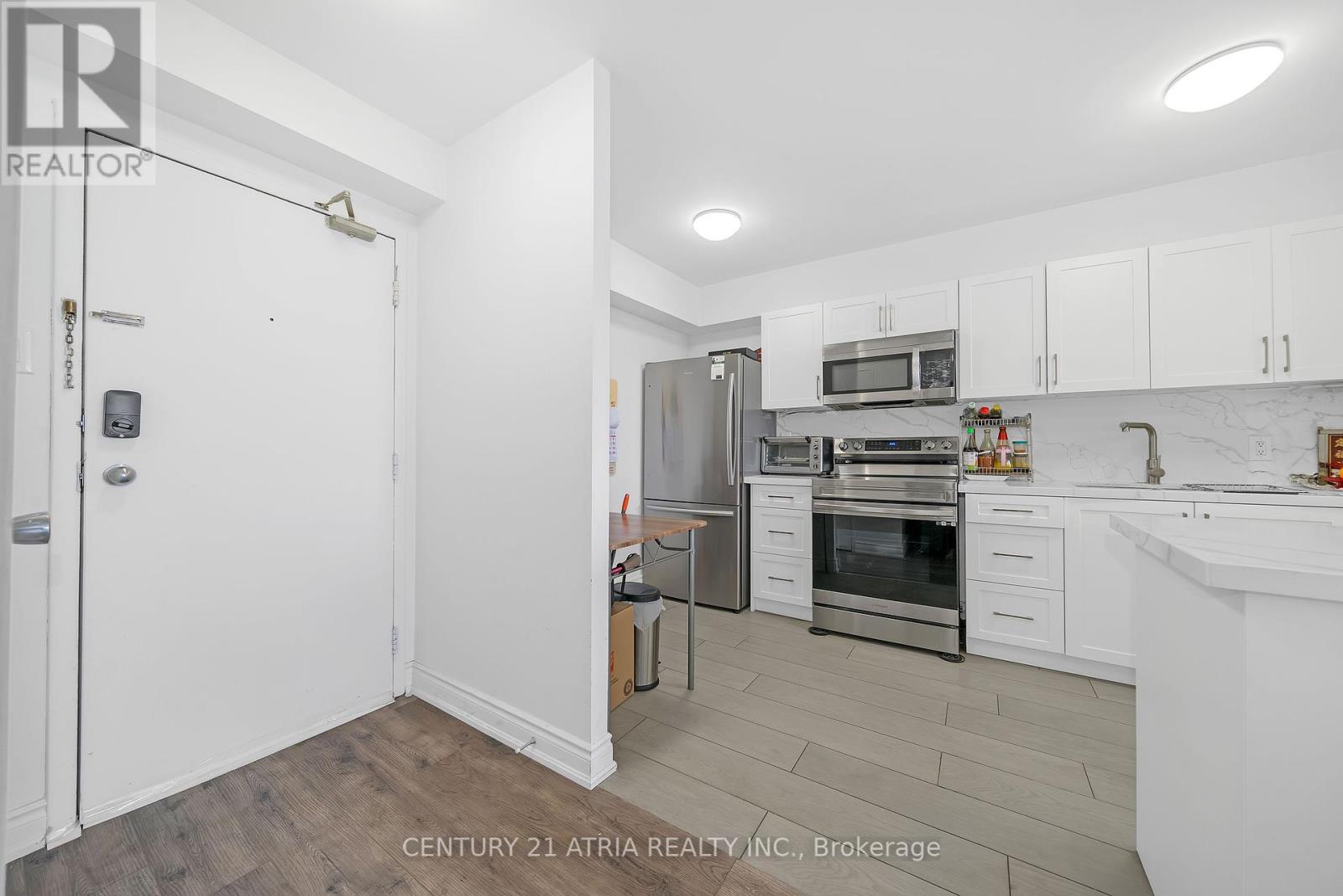 1102 - 10 Tobermory Drive, Toronto, Ontario  M3N 2Y5 - Photo 4 - W12407869