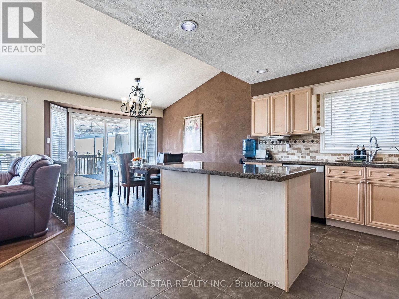 63 Green Bank Drive, Cambridge, Ontario  N1T 2B4 - Photo 10 - X12407800